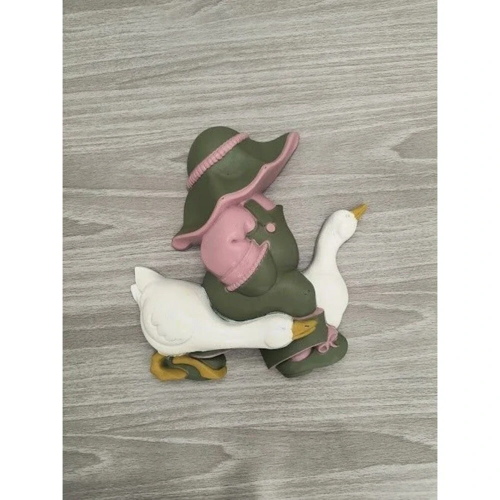 Vintage 1988 Burwood Home Wall Decor Sunbonnet Country Girl and Goose Plaque